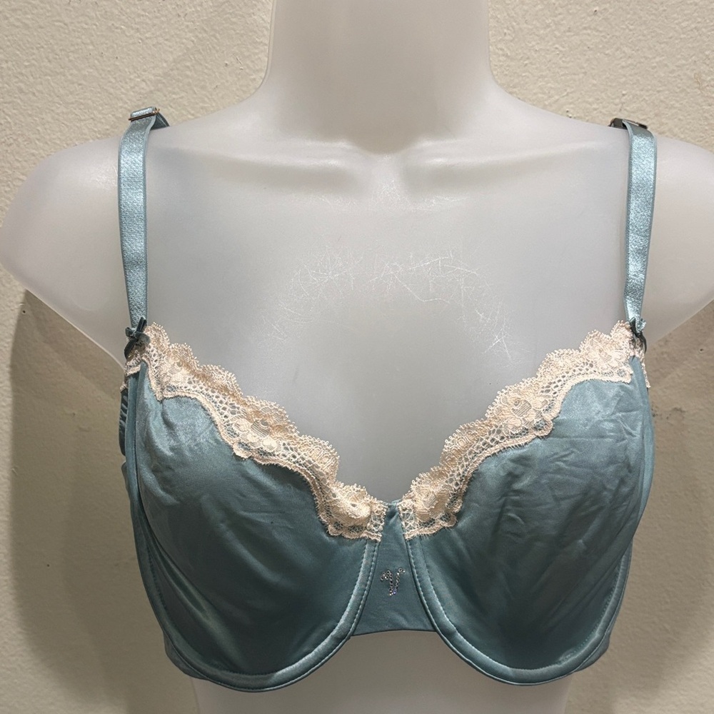 Victoria's Secret Light Blue Lace Accent Bra